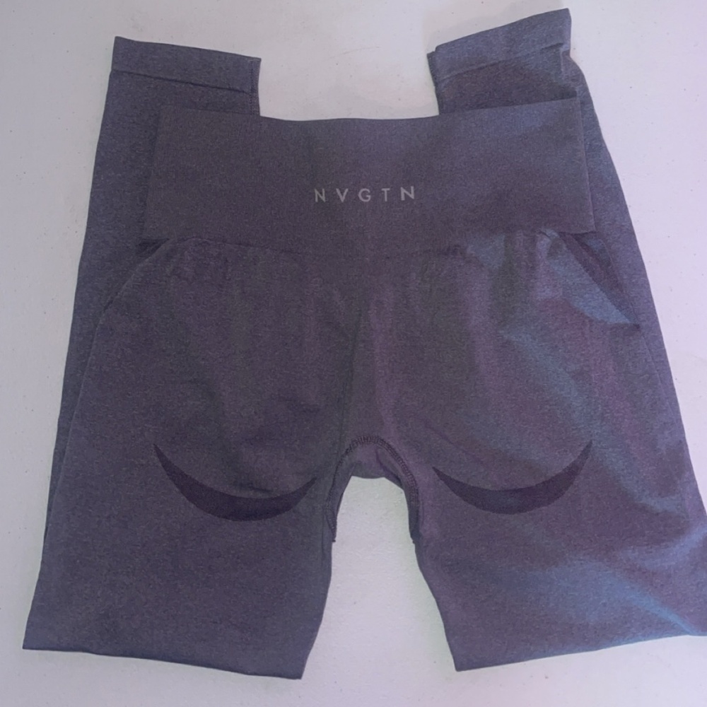 N V G T N compression leggings size M